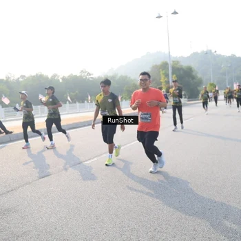 Runner Photo 6894189