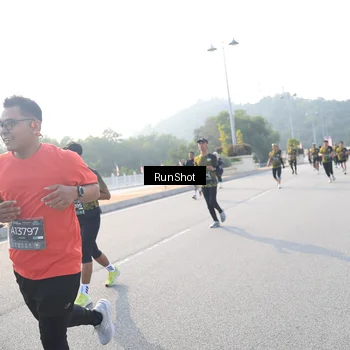Runner Photo 6894210
