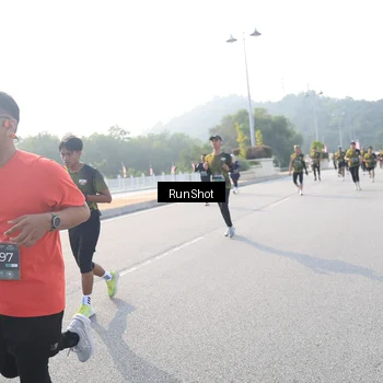 Runner Photo 6894211