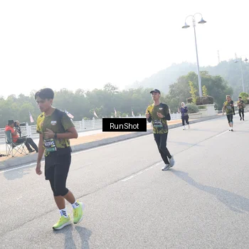 Runner Photo 6894218