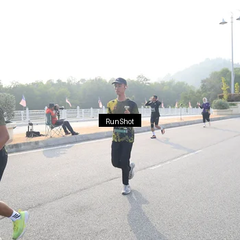 Runner Photo 6894253