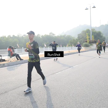 Runner Photo 6894255