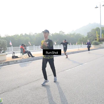 Runner Photo 6894260