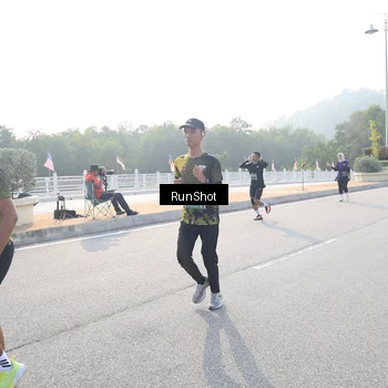 Runner Photo 6894272