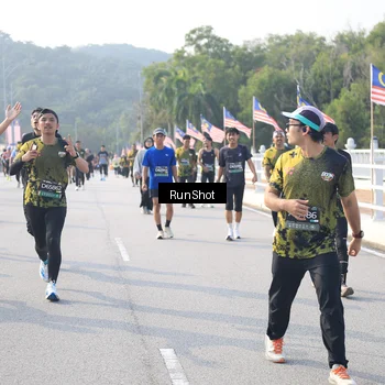 Runner Photo 6894305
