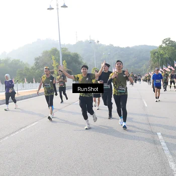Runner Photo 6894316