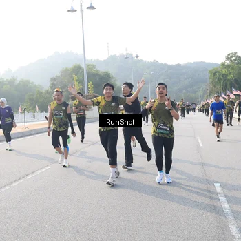 Runner Photo 6894323