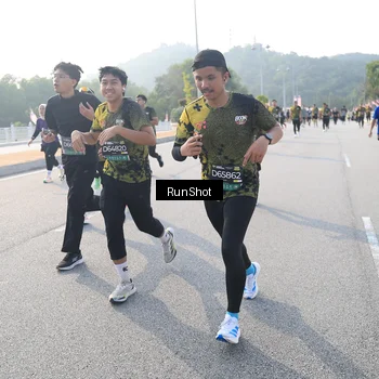 Runner Photo 6894362