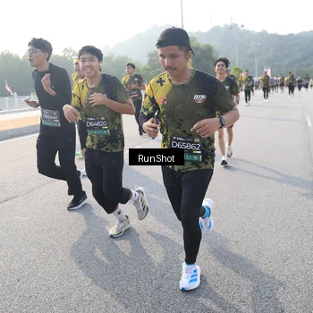 Runner Photo 6894368