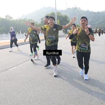 Runner Photo 6894372