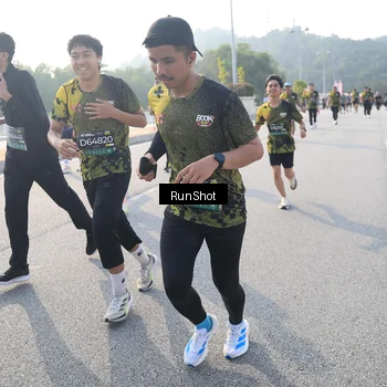 Runner Photo 6894376