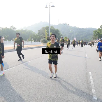 Runner Photo 6894385