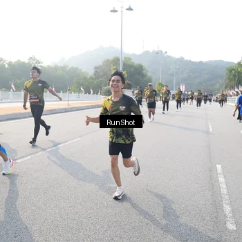 Runner Photo 6894391