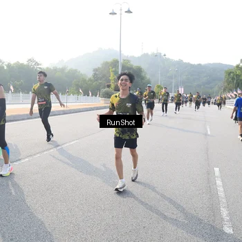 Runner Photo 6894398