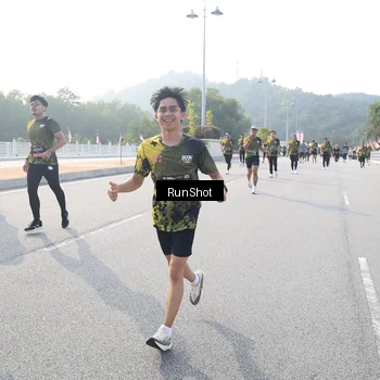Runner Photo 6894400