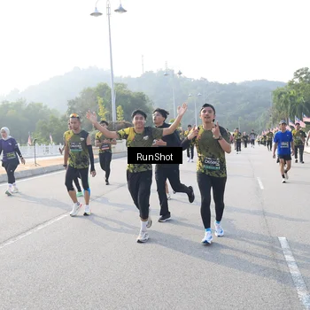 Runner Photo 6894412