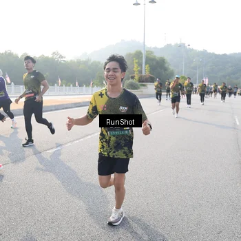 Runner Photo 6894413