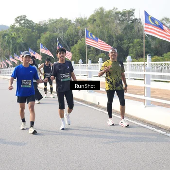 Runner Photo 6894438