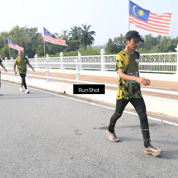 Runner Photo 6894441