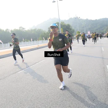 Runner Photo 6894495