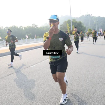 Runner Photo 6894516