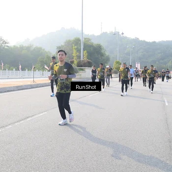 Runner Photo 6894552