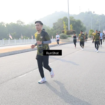 Runner Photo 6894557