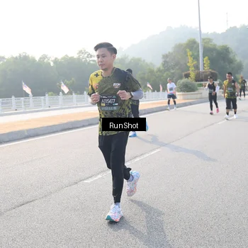 Runner Photo 6894562