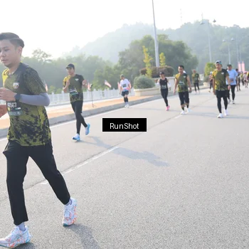 Runner Photo 6894573