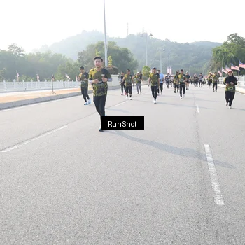 Runner Photo 6894578