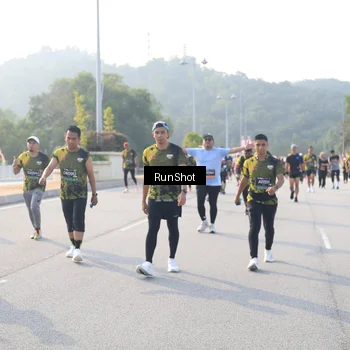 Runner Photo 6894643