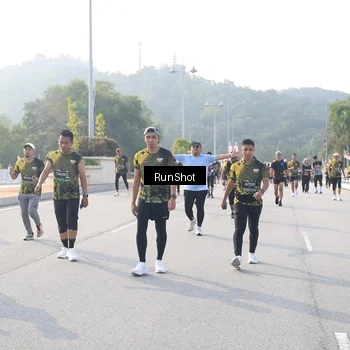 Runner Photo 6894656