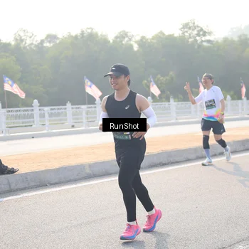 Runner Photo 6894657