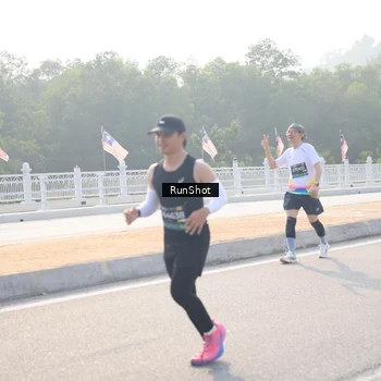 Runner Photo 6894670