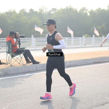 Runner Photo 6894672