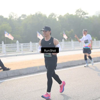 Runner Photo 6894676