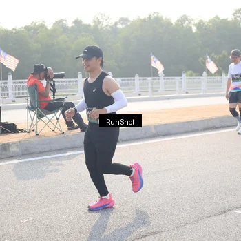 Runner Photo 6894678