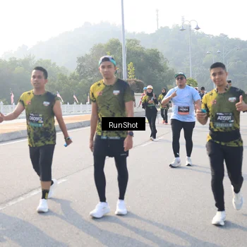 Runner Photo 6894688