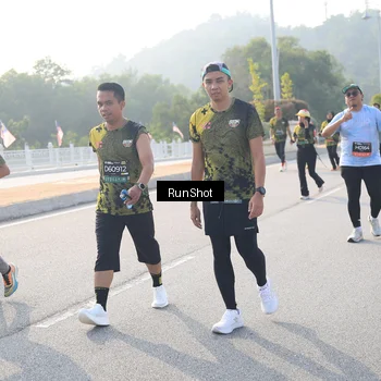 Runner Photo 6894689