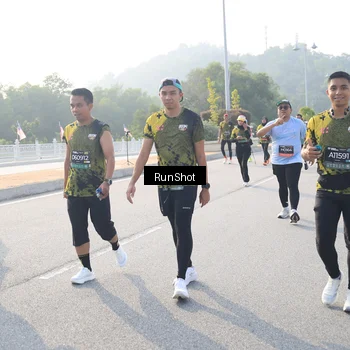 Runner Photo 6894696