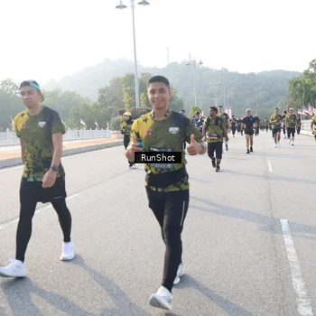 Runner Photo 6894709