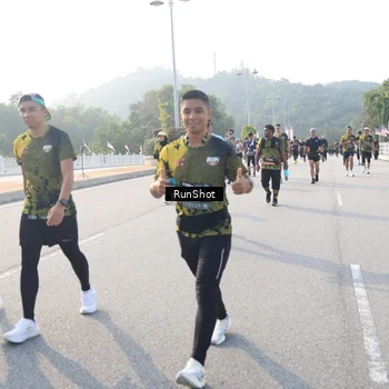 Runner Photo 6894717