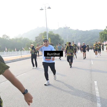Runner Photo 6894731