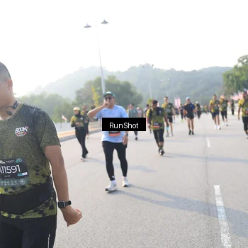 Runner Photo 6894737