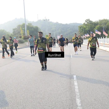 Runner Photo 6894773