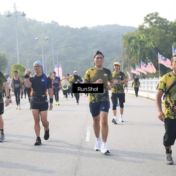 Runner Photo 6894802