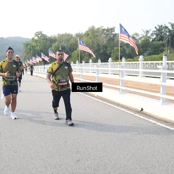 Runner Photo 6894815