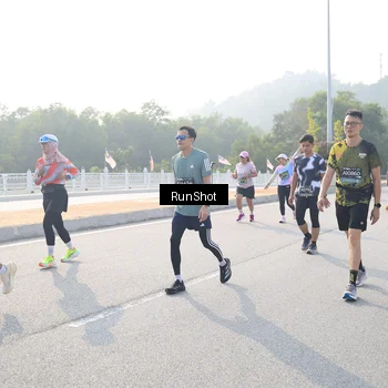 Runner Photo 6894855