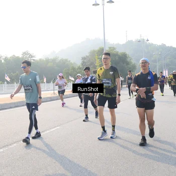 Runner Photo 6894870