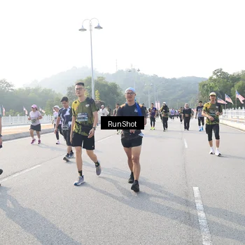 Runner Photo 6894875